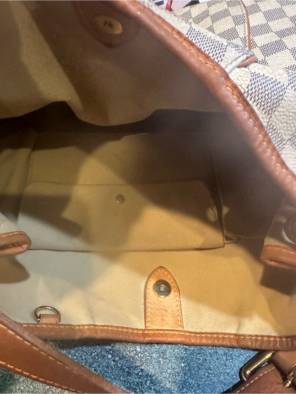 Louis Vuitton Damier Azur Canvas Shoulder Bag with Tan Leather Trim - Picture 5 of 7